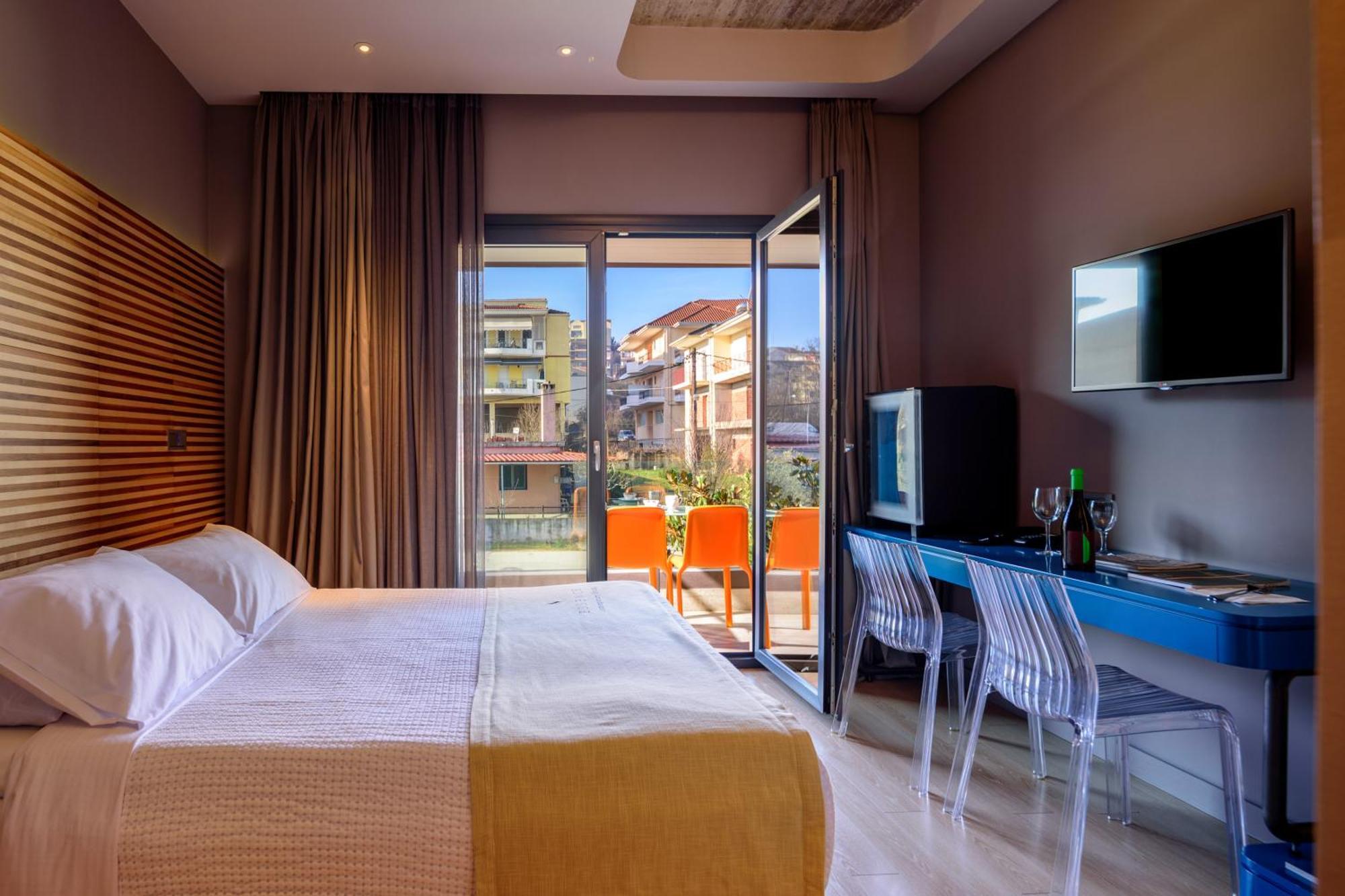 Essence Hotel Ioannina Ngoại thất bức ảnh