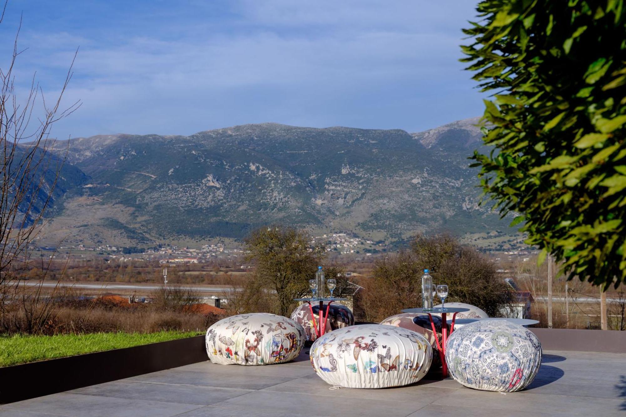 Essence Hotel Ioannina Ngoại thất bức ảnh