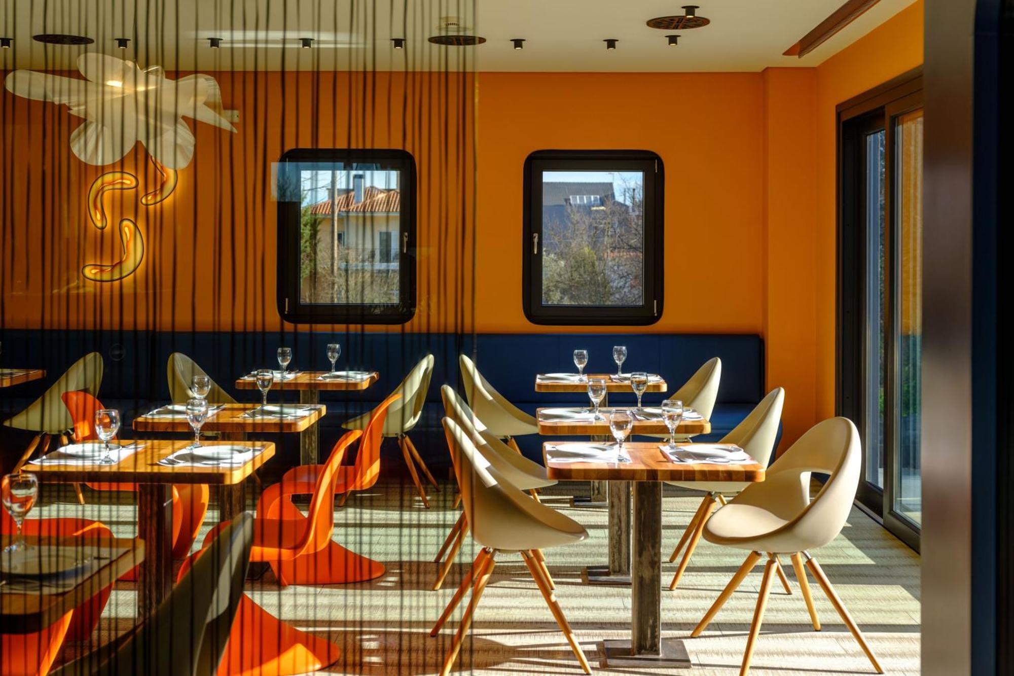 Essence Hotel Ioannina Ngoại thất bức ảnh