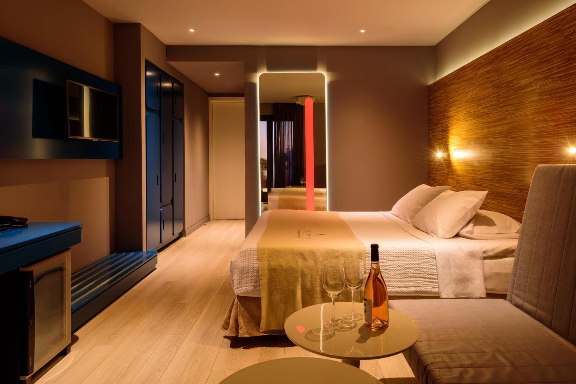 Essence Hotel Ioannina Ngoại thất bức ảnh