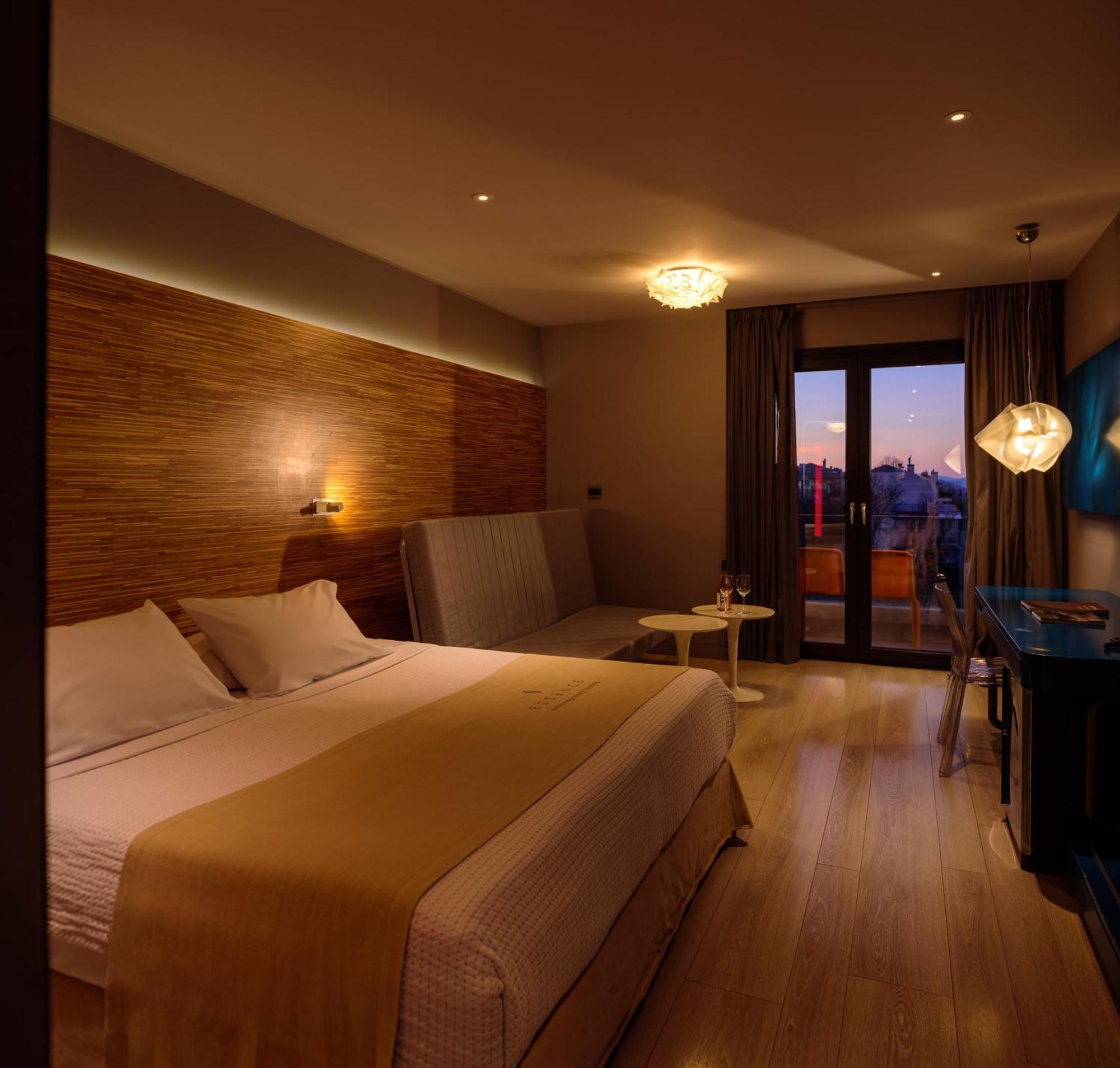 Essence Hotel Ioannina Ngoại thất bức ảnh