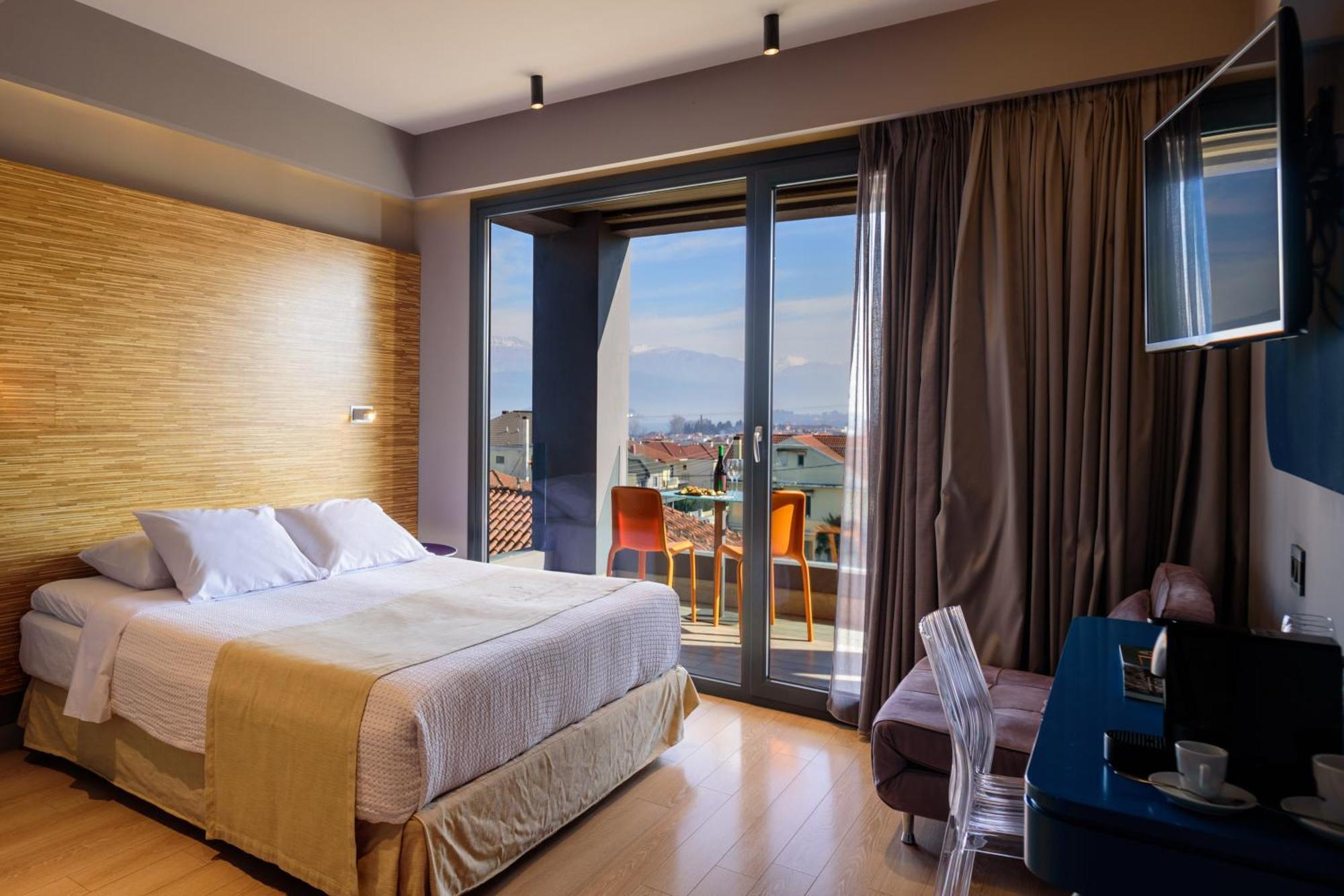 Essence Hotel Ioannina Ngoại thất bức ảnh