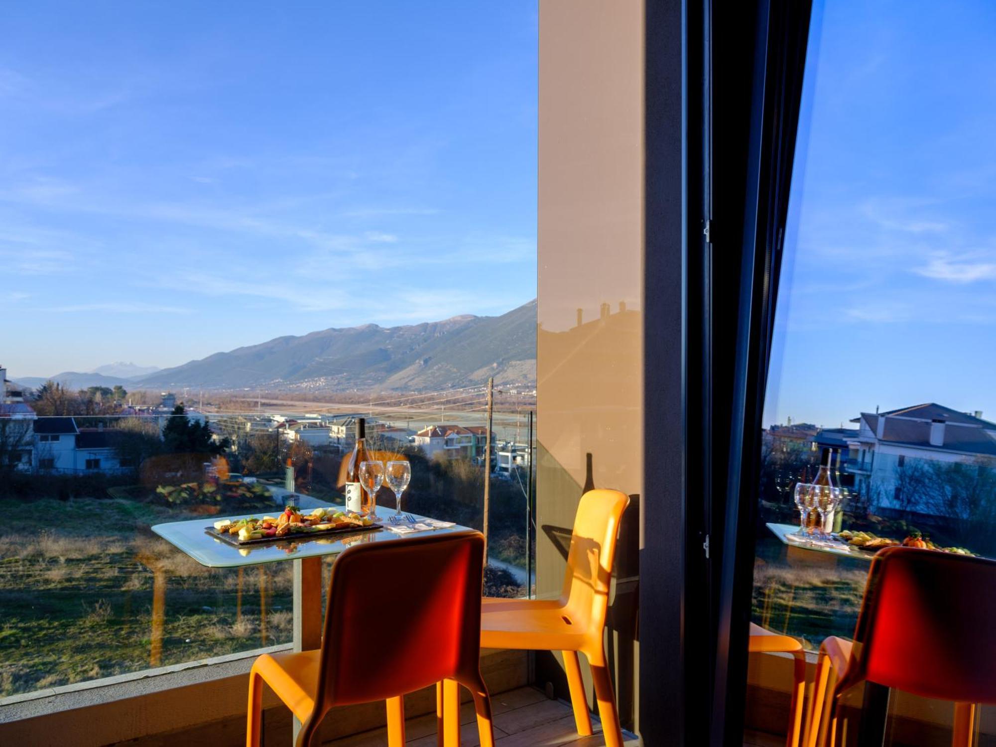 Essence Hotel Ioannina Ngoại thất bức ảnh