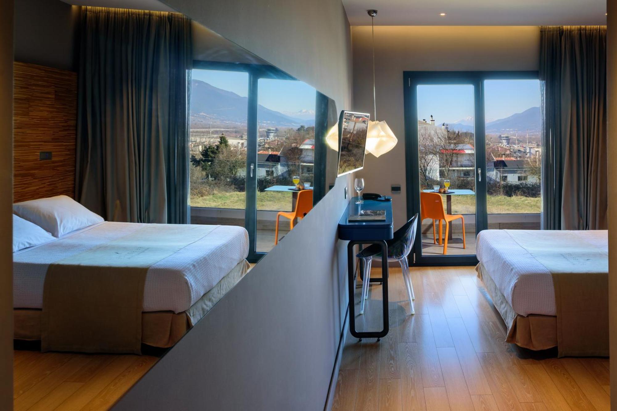 Essence Hotel Ioannina Ngoại thất bức ảnh