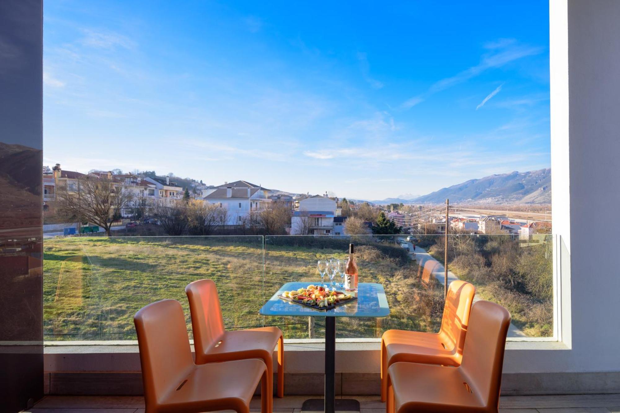 Essence Hotel Ioannina Ngoại thất bức ảnh