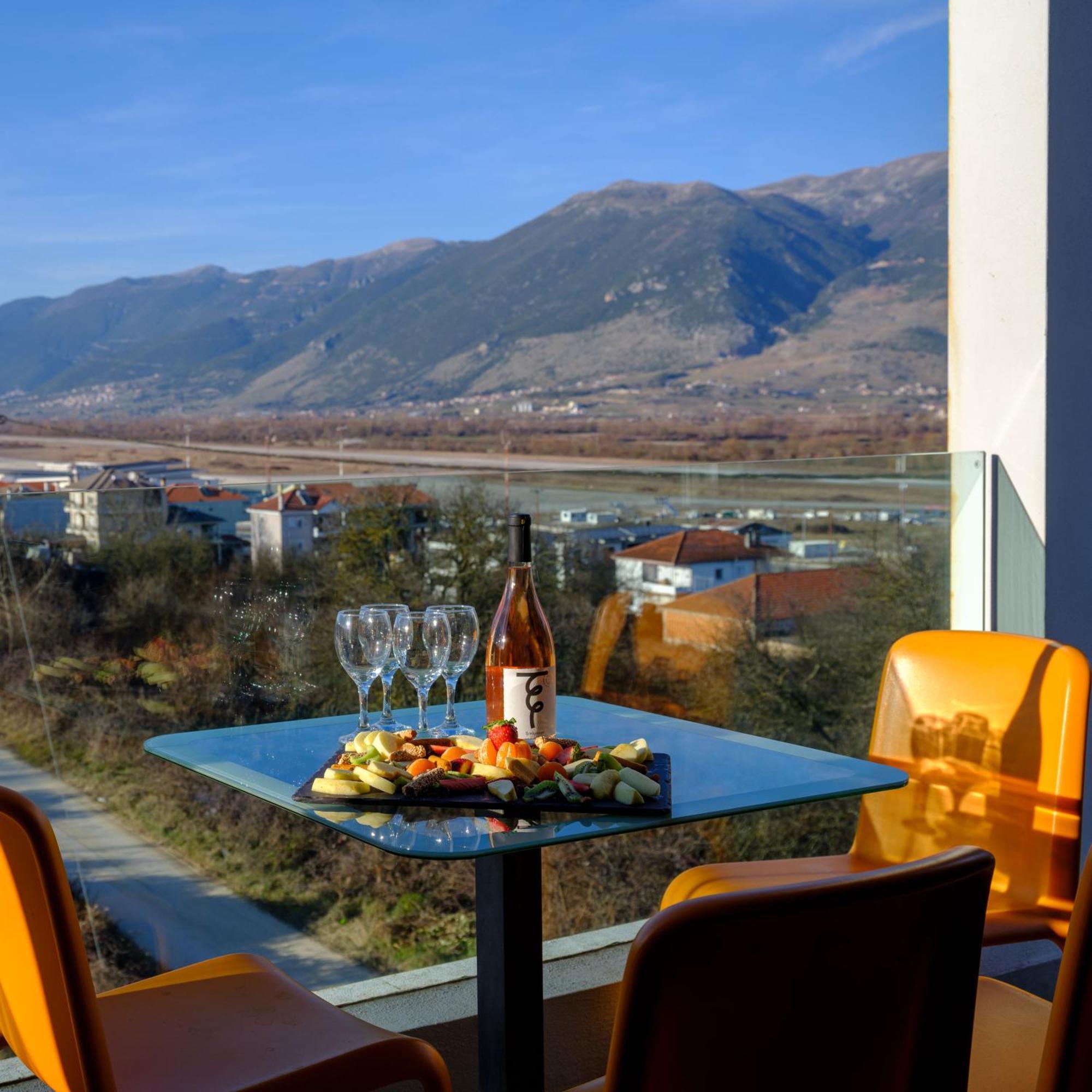 Essence Hotel Ioannina Ngoại thất bức ảnh