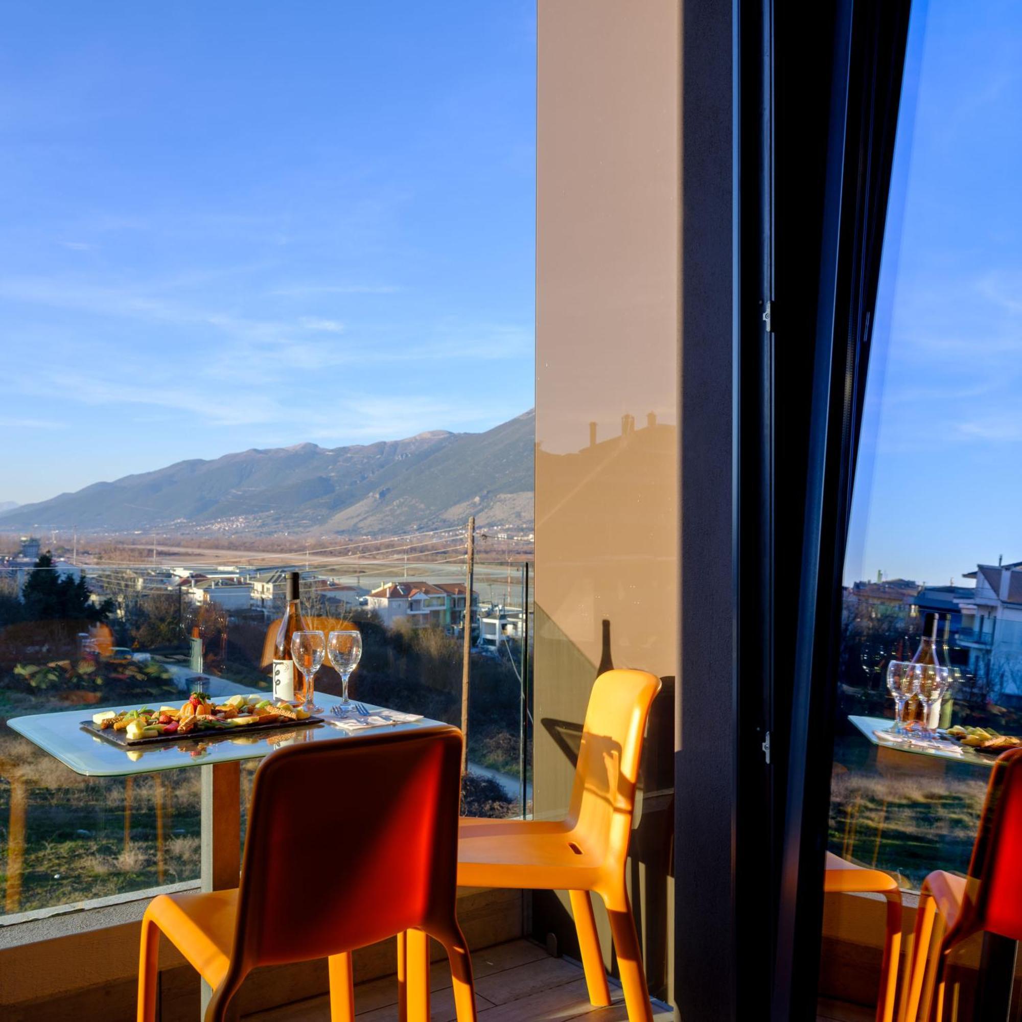 Essence Hotel Ioannina Ngoại thất bức ảnh