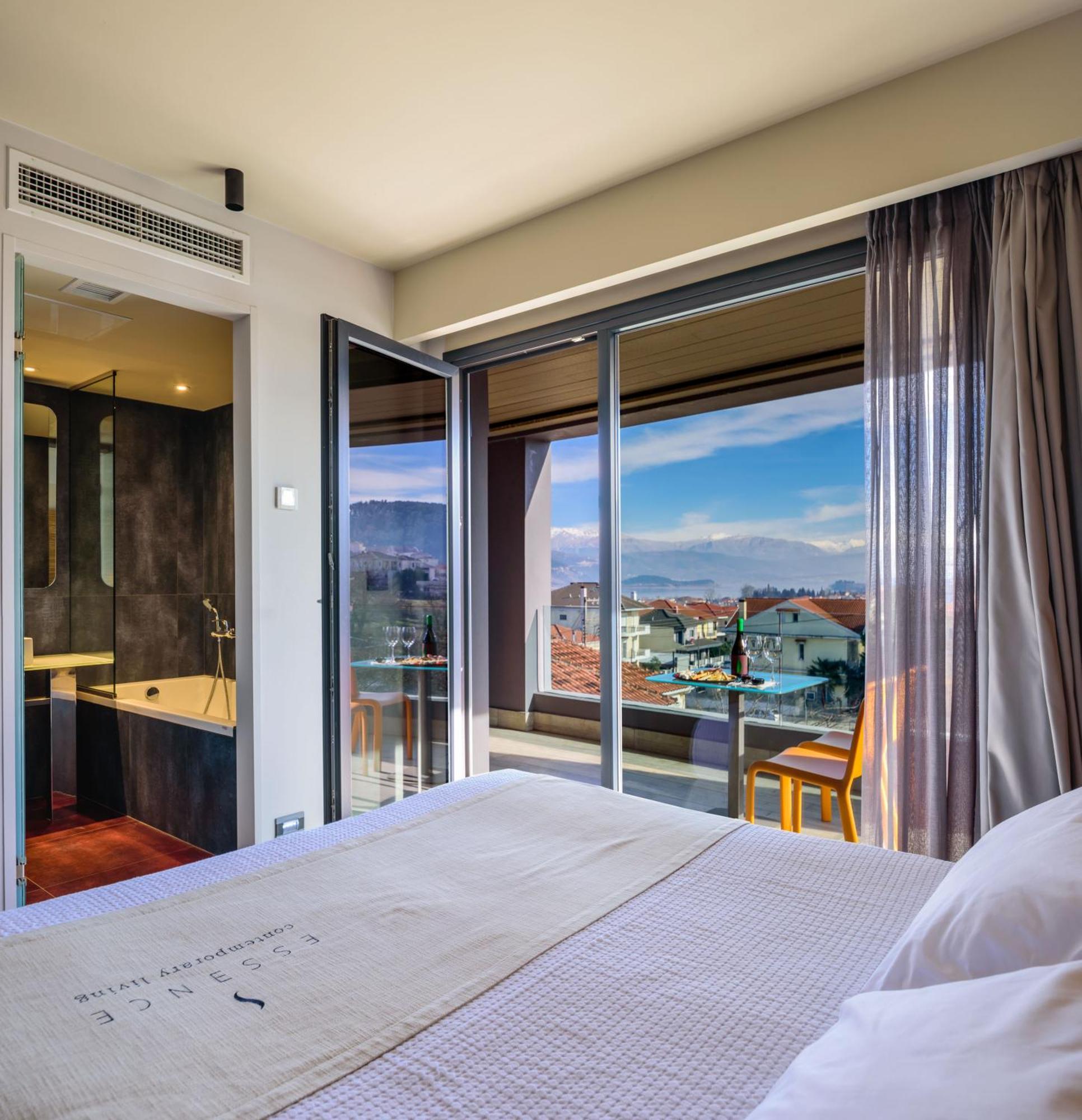 Essence Hotel Ioannina Ngoại thất bức ảnh