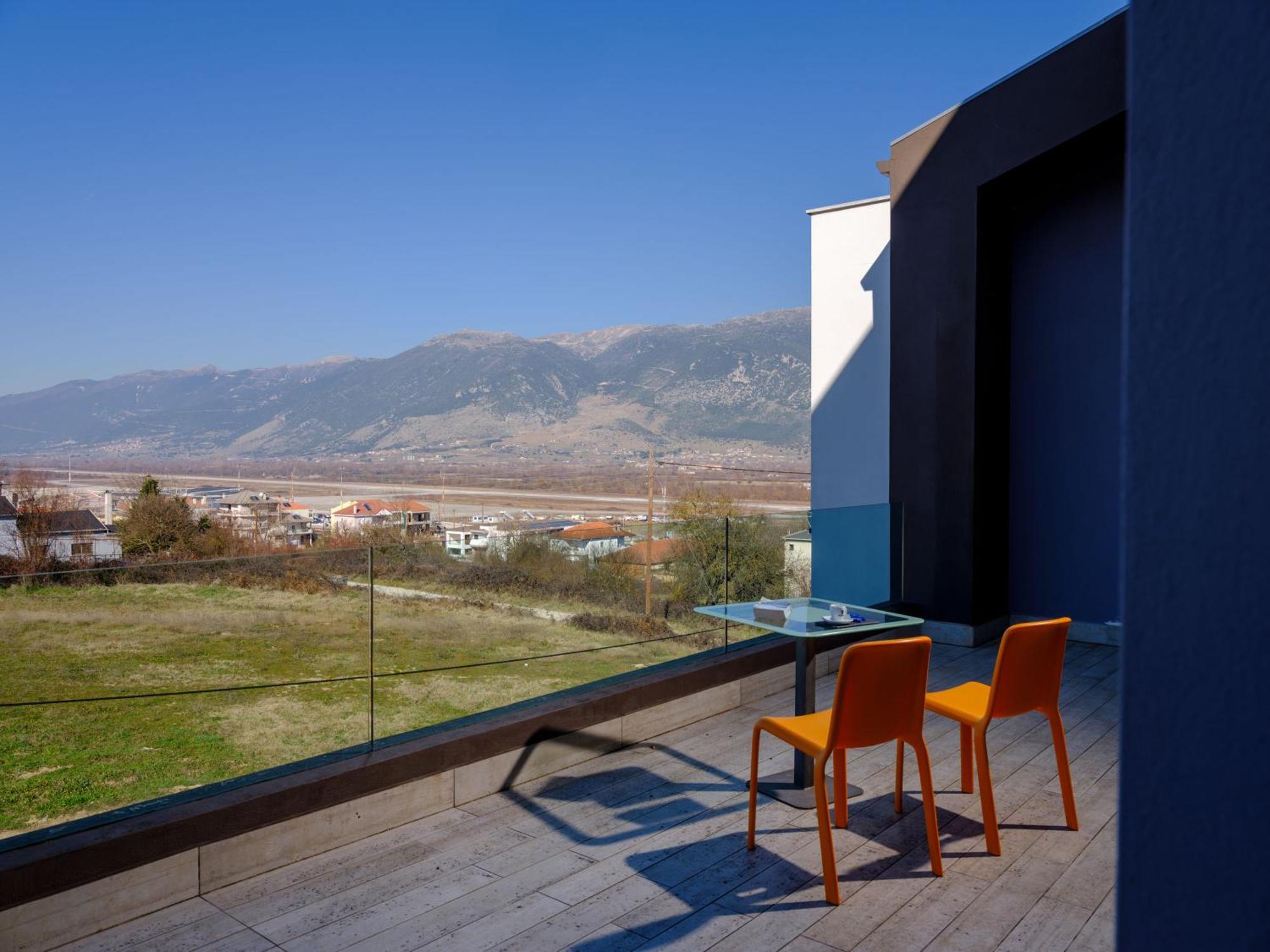 Essence Hotel Ioannina Ngoại thất bức ảnh